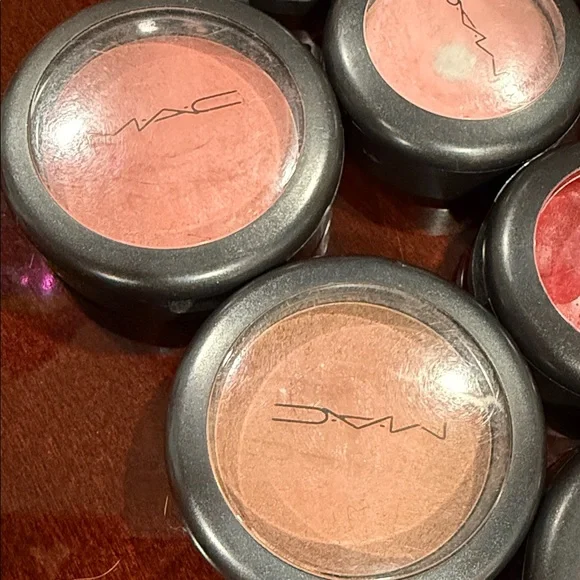 13 MAC Cosmetics cream Blush Collection - Vibrant Pink, Red, Coral Shades - Picture 6 of 7